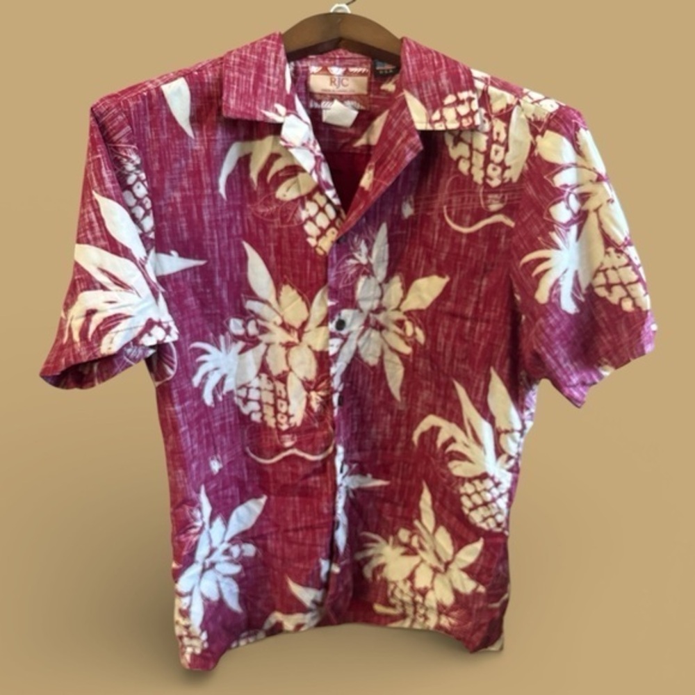 Red Hawaiian Print Men's Size Small 100% Cotton Beach Luau Floral Button Shirt